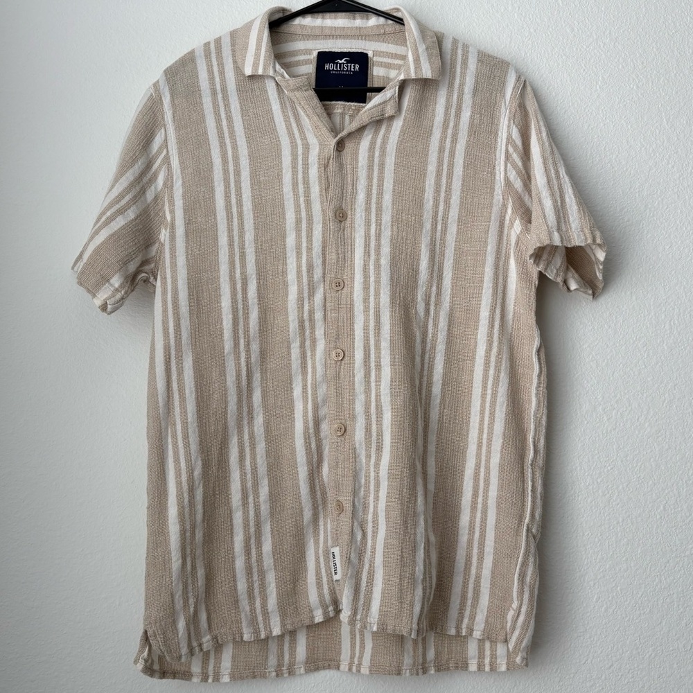 Hollister Medium Tan and White Knit Collared Shirt